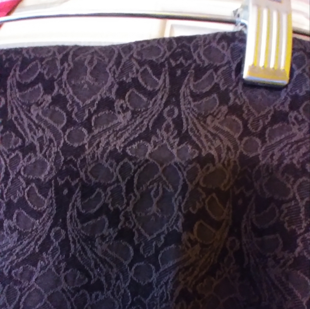 🎄Dennis Basso Charcol Gray Lace Look Linef Pencil Skirt Sizes 6 and 10💥 - Picture 4 of 9